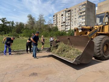 Сергей Колягин: После завершения работ по обустройству обочины на спуске с улицы Макаренко в направлении частного сектора по улице Крупская, специалисты Муниципального унитарного предприятия «Комбинат коммунальных услуг...