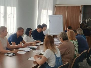 Олег Коваль: Принял участие в заседании конкурсной комиссии по отбору кандидатов в рамках программы «Земский учитель», проводимом в Министерстве образования и науки ЛНР под председательством министра Евгения Мирошниченко