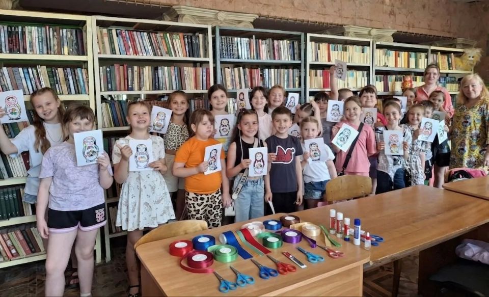Мастер-класс «Матрешка» объединил юные сердца в Год единства народов России Мастер-класс «Матрешка» объединил юные сердца в Год единства народов России