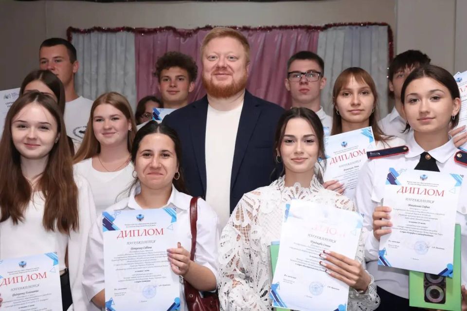Иван Кусов: Сегодня чествовали победителей и призеров конкурса Научного общества «Республиканская малая академия наук» Иван Кусов: Сегодня чествовали победителей и призеров конкурса Научного общества «Республиканская малая академия наук»