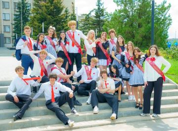 Выпуск 2026 года Алчевской средней школы №6 - это не просто класс, это настоящая семья!
