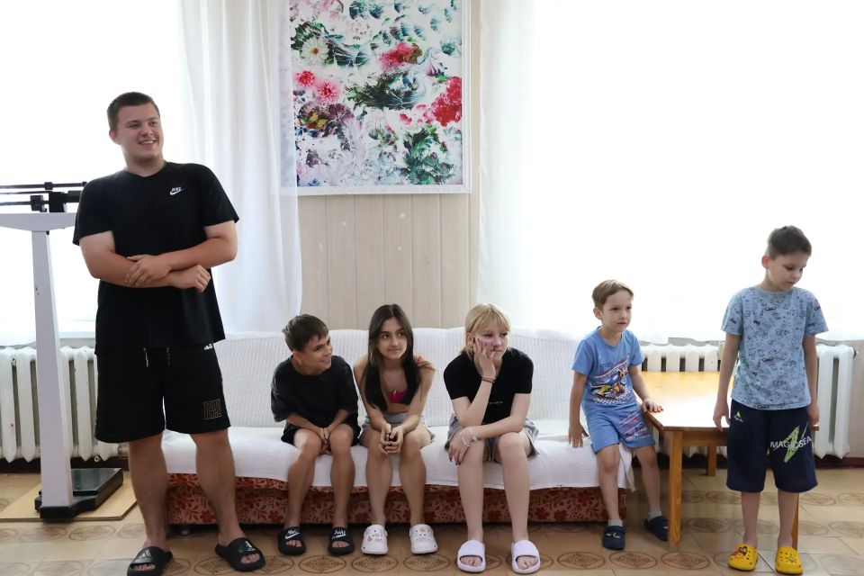 Более 60 юных смельчаков выбрали себе призы из «Коробки храбрости» Более 60 юных смельчаков выбрали себе призы из «Коробки храбрости»
