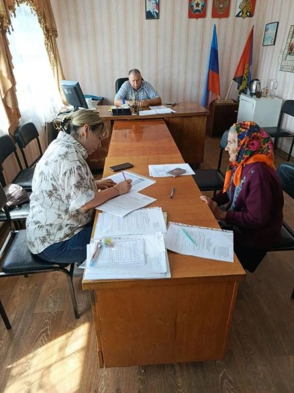 Приём граждан представителями Филиала № 14 ГКУ ЛНР "РЦСЗН" в г. Ровеньки Приём граждан представителями Филиала № 14 ГКУ ЛНР "РЦСЗН" в г. Ровеньки