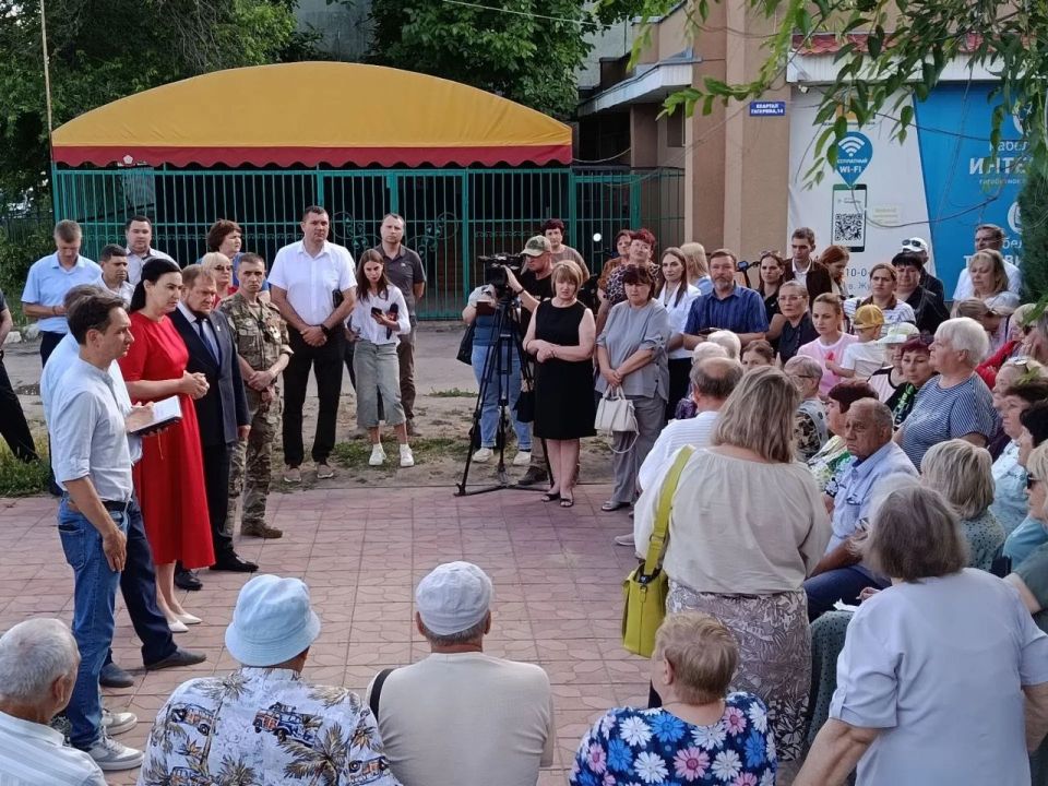 Яна Пащенко: В посёлке Фабричный состоялась встреча с местными жителями Яна Пащенко: В посёлке Фабричный состоялась встреча с местными жителями