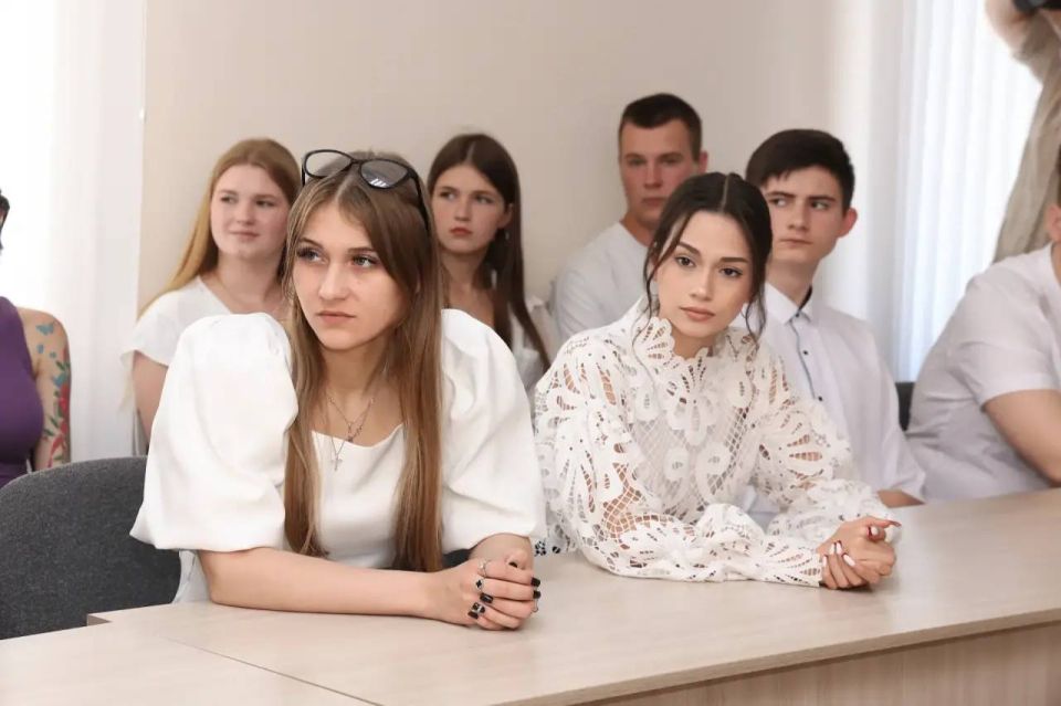 Иван Кусов: Сегодня чествовали победителей и призеров конкурса Научного общества «Республиканская малая академия наук» Иван Кусов: Сегодня чествовали победителей и призеров конкурса Научного общества «Республиканская малая академия наук»