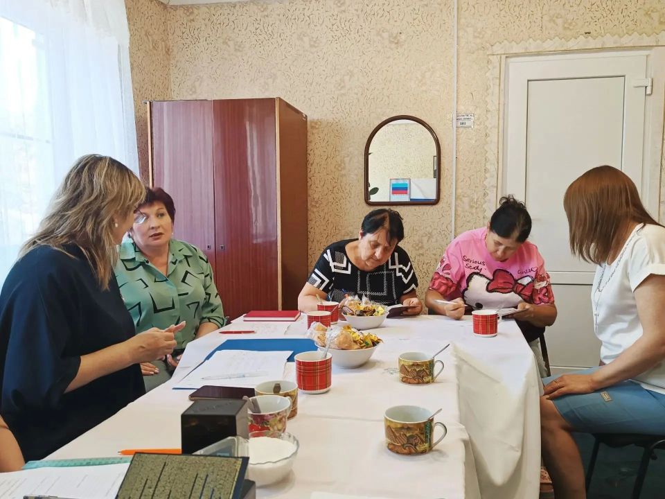 В поселке городского типа Боково-Платово состоялась встреча, посвященная вопросам поддержки семей военнослужащих, участвующих в Специальной военной операции