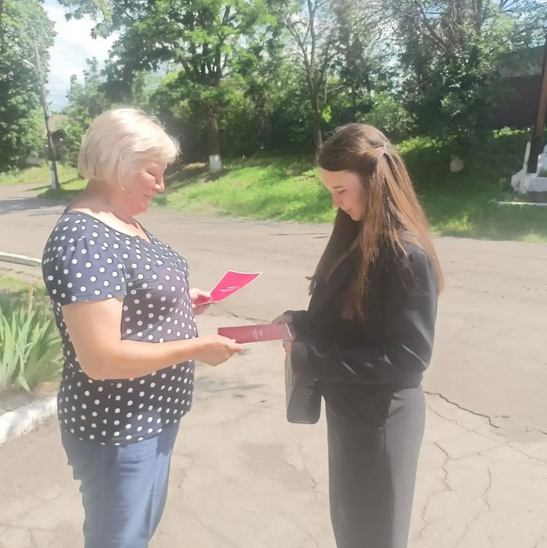 Летний пожароопасный период отличается наличием у большинства людей отпусков, каникул, праздников на природе, что накладывает свой отпечаток на ситуацию с возгораниями Летний пожароопасный период отличается наличием у большинства людей отпусков, каникул, праздников на природе, что накладывает свой отпечаток на ситуацию с возгораниями