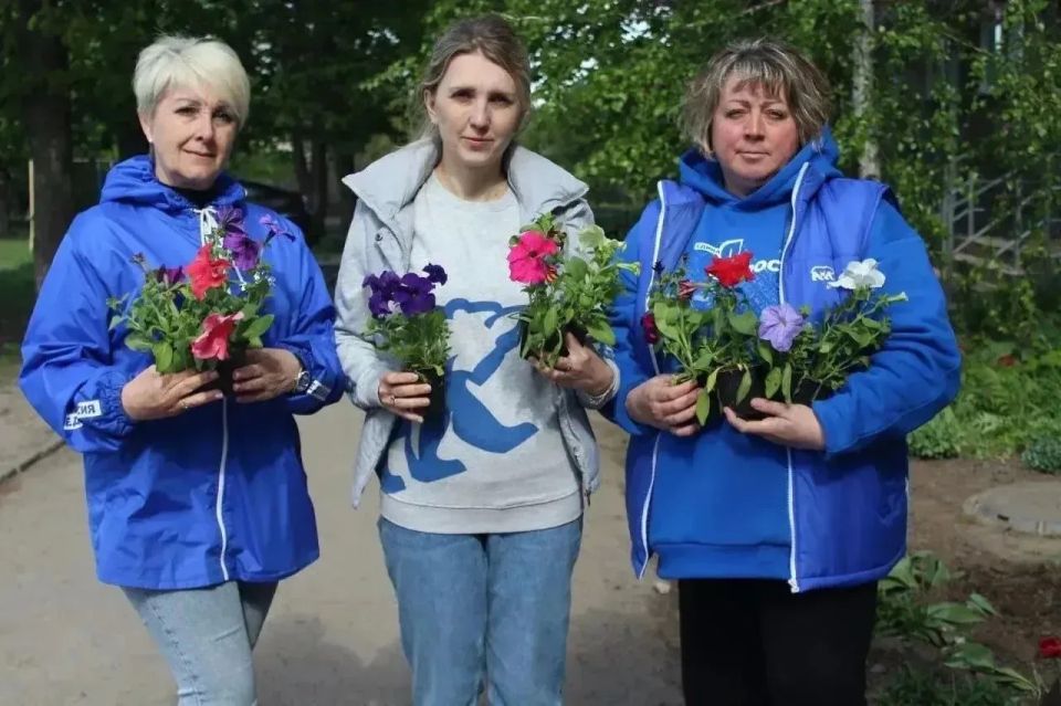 Светлана Гизай: Сила России в людях!. Сегодня свой юбилейный день рождения отмечает Председатель Совета Славяносербского округа, наш надёжный коллега и соратник — Антонина Алексеевна Гречишкина Светлана Гизай: Сила России в людях!. Сегодня свой юбилейный день рождения отмечает Председатель Совета Славяносербского округа, наш надёжный коллега и соратник — Антонина Алексеевна Гречишкина
