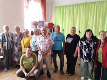 В МБУК «Центральная библиотека города Рубежное» прошла тематическая беседа «Тревожный рассвет 41-го года» ко Дню памяти и скорби