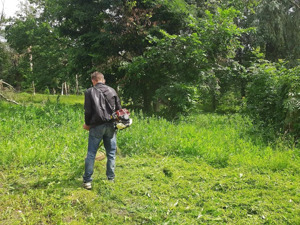В Ровеньках продолжают работать над устранением последствий стихии В Ровеньках продолжают работать над устранением последствий стихии