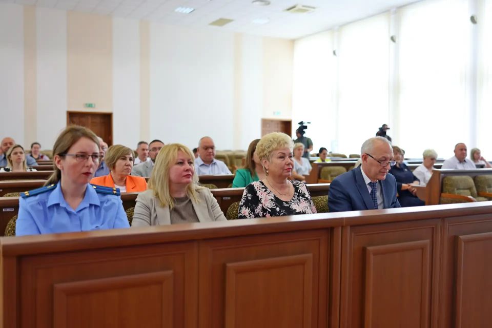 Бюджетная политика ЛНР в 2025 году была направлена на решение социальных задач Бюджетная политика ЛНР в 2025 году была направлена на решение социальных задач