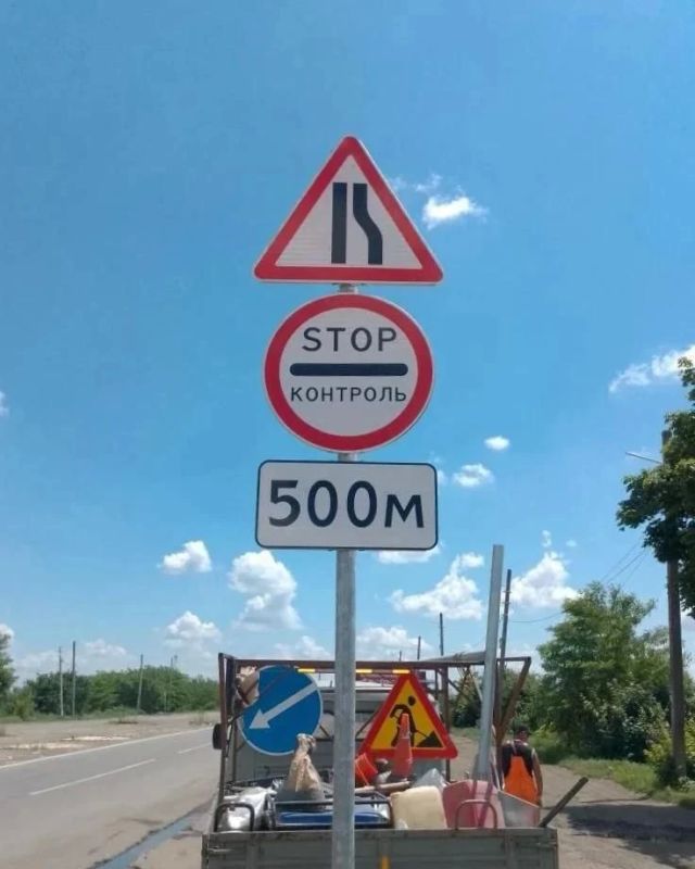 На трассе Антрацит - Должанский обновили дорожные знаки