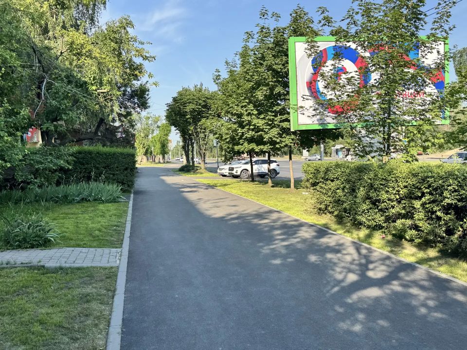 В Луганске продолжается масштабное обновление улицы Буденного В Луганске продолжается масштабное обновление улицы Буденного