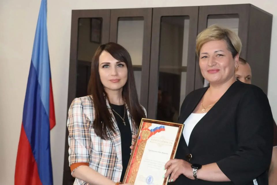 Сегодня в преддверии профессионального праздника Дня медицинского работника поздравления принимали наши дорогие медики - люди, которые в это непростое время оказывают помощь населению, возрождают медицинскую сферу... Сегодня в преддверии профессионального праздника Дня медицинского работника поздравления принимали наши дорогие медики - люди, которые в это непростое время оказывают помощь населению, возрождают медицинскую сферу...