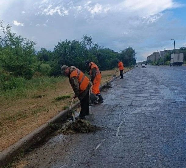 Коммунальными службами проведены работы на территории города Коммунальными службами проведены работы на территории города