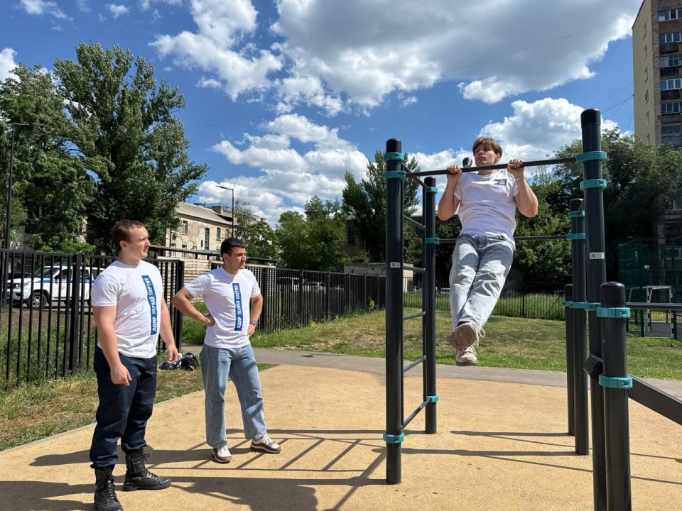 Движение вперёд начинается с ЛДПР Движение вперёд начинается с ЛДПР