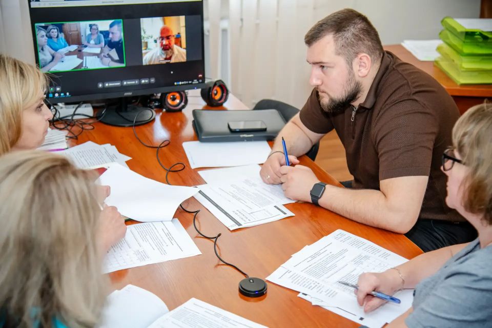 Игорь Ковальчук: В Администрации Главы ЛНР состоялось заседание оргкомитета республиканского конкурса «Новая республика — руками молодежи» под председательством замруководителя АГ ЛНР Елены Кузьминой Игорь Ковальчук: В Администрации Главы ЛНР состоялось заседание оргкомитета республиканского конкурса «Новая республика — руками молодежи» под председательством замруководителя АГ ЛНР Елены Кузьминой