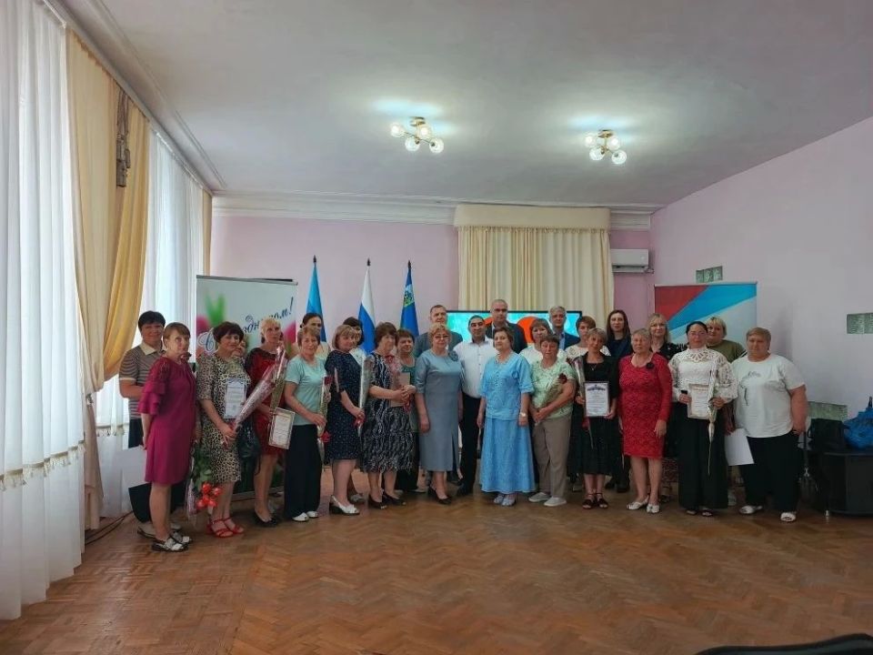 В Брянке прошло торжественное мероприятие, приуроченное ко Дню медицинского работника В Брянке прошло торжественное мероприятие, приуроченное ко Дню медицинского работника