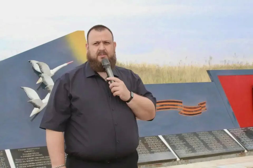 Иван Санаев: Сегодня был в Краснодоне. У мемориала погибшим ополченцам и бойцам Народной милиции собрались вместе с земляками