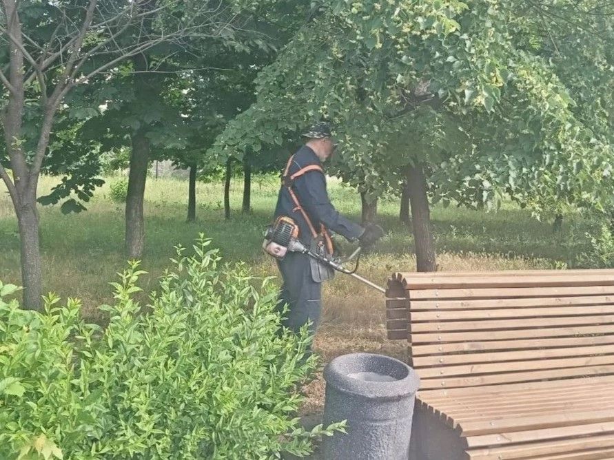 Коммунальными службами проведены работы на территории города Коммунальными службами проведены работы на территории города
