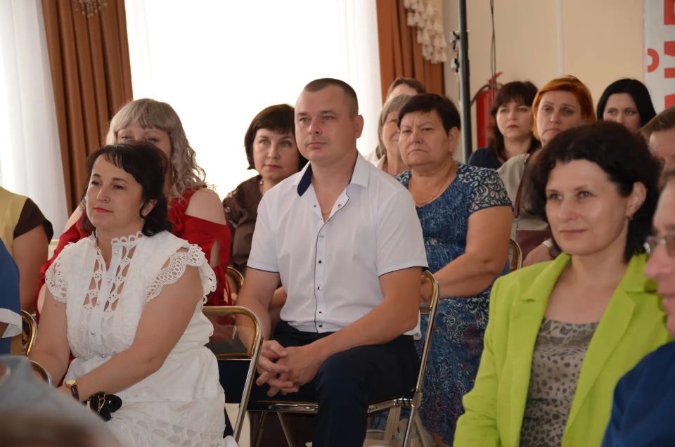 Сердца, дарящие здоровье: в Новоайдаре чествовали медицинских работников! Сердца, дарящие здоровье: в Новоайдаре чествовали медицинских работников!