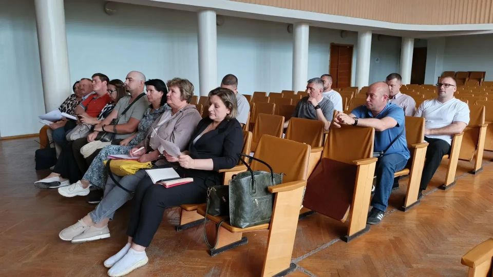 18 июня 2026 г. в здании Администрации округа состоялось заседание Совета депутатов под председательством Врип Председателя Совета депутатов Натальи Прищепы, в котором приняли участие Врип Главы города Рубежное Евгений... 18 июня 2026 г. в здании Администрации округа состоялось заседание Совета депутатов под председательством Врип Председателя Совета депутатов Натальи Прищепы, в котором приняли участие Врип Главы города Рубежное Евгений...