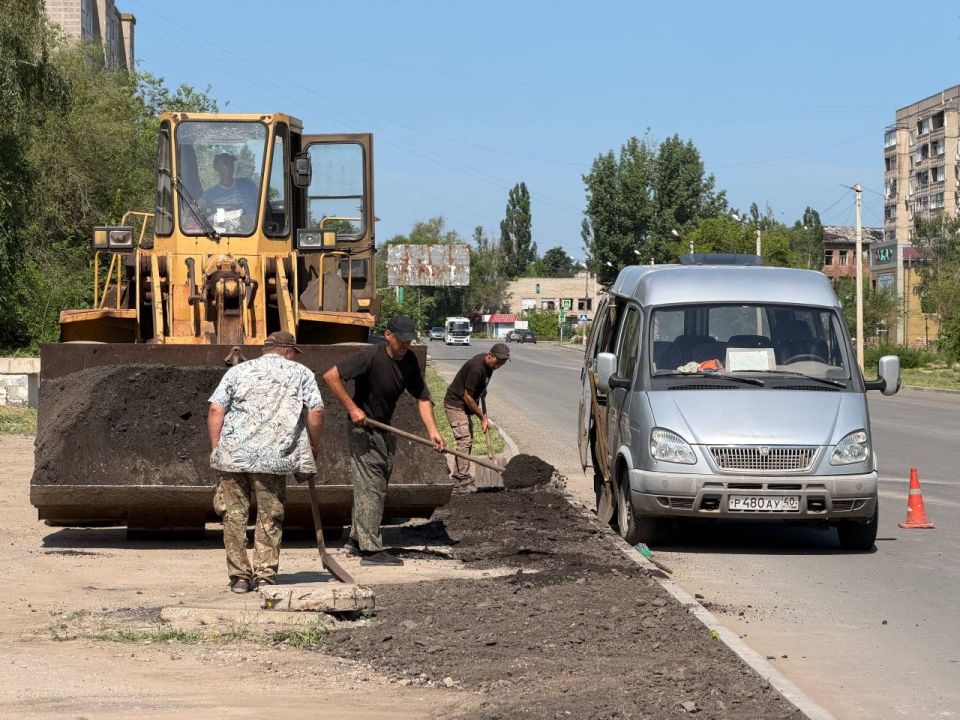 Сергей Колягин: В преддверии Дня памяти и скорби сотрудники Муниципального унитарного предприятия «Комбинат коммунальных услуг города Первомайска» сосредоточили свои усилия на благоустройстве территории вокруг площади Боевой... Сергей Колягин: В преддверии Дня памяти и скорби сотрудники Муниципального унитарного предприятия «Комбинат коммунальных услуг города Первомайска» сосредоточили свои усилия на благоустройстве территории вокруг площади Боевой...