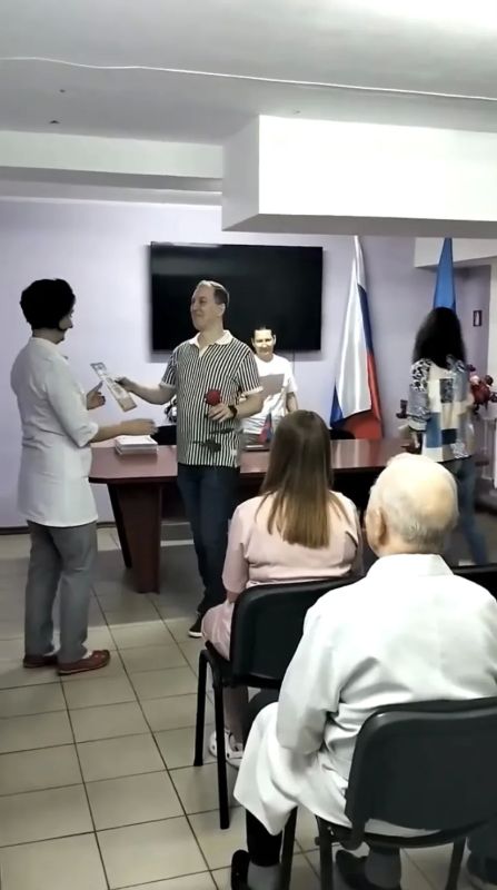 Вручение грамот и праздничный концерт в преддверии праздника Вручение грамот и праздничный концерт в преддверии праздника