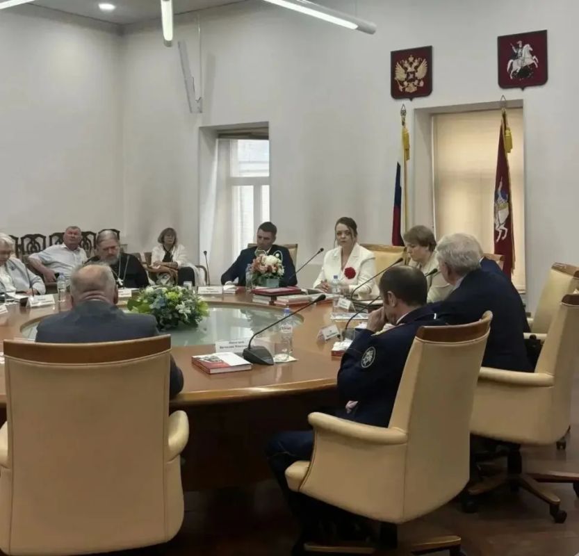 Олег Черноусов открыл цикл кинопоказов «Луганщина: сила земли и духа» Олег Черноусов открыл цикл кинопоказов «Луганщина: сила земли и духа»