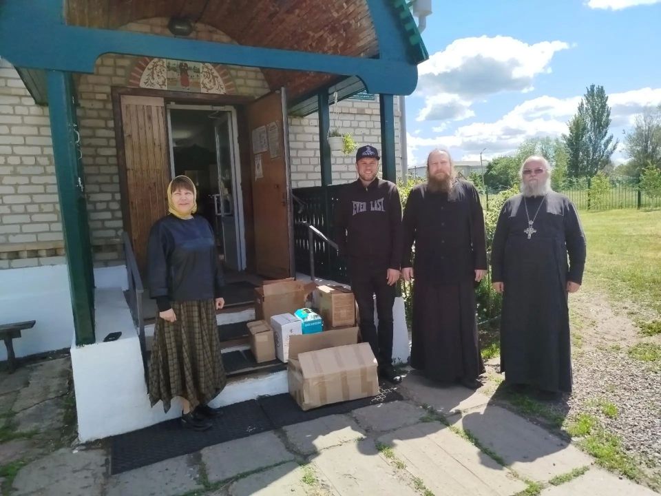 Благотворительный фонд «Золотое правило» организовал отправку гуманитарной помощи для прихода храма в честь Святой Блаженной Ксении Петербургской, расположенного в городе Суходольске