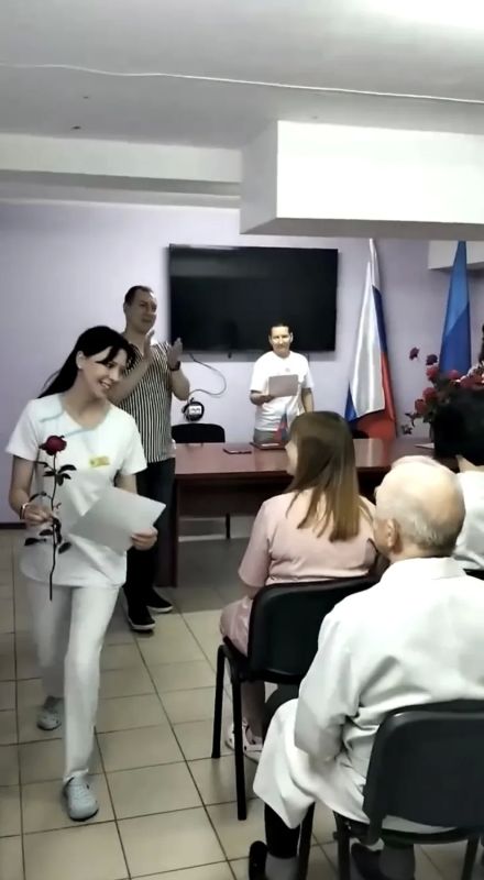 Вручение грамот и праздничный концерт в преддверии праздника Вручение грамот и праздничный концерт в преддверии праздника
