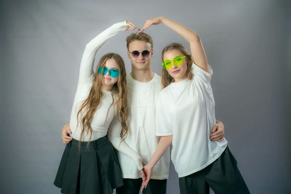 Выпуск 2026 года Алчевской гимназии им. П.Н. Липовенко — настоящая команда, которая прошла долгий и увлекательный путь вместе! Выпуск 2026 года Алчевской гимназии им. П.Н. Липовенко — настоящая команда, которая прошла долгий и увлекательный путь вместе!