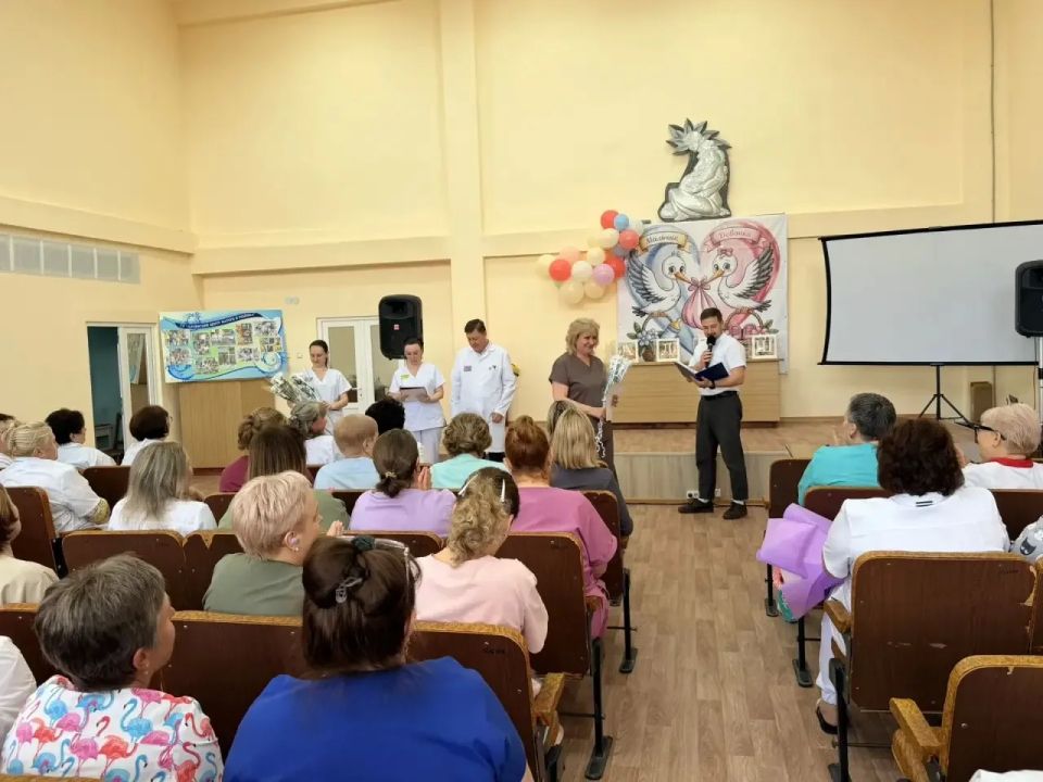 В Алчевском Центре Матери и Ребёнка состоялось торжественное мероприятие, посвящённое Дню Медицинского Работника! В Алчевском Центре Матери и Ребёнка состоялось торжественное мероприятие, посвящённое Дню Медицинского Работника!