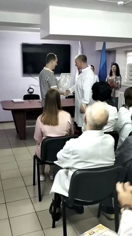 Вручение грамот и праздничный концерт в преддверии праздника Вручение грамот и праздничный концерт в преддверии праздника