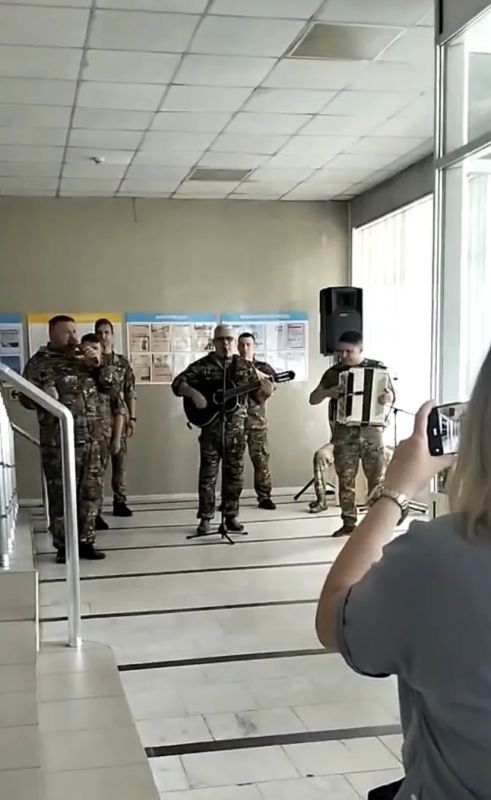 Вручение грамот и праздничный концерт в преддверии праздника Вручение грамот и праздничный концерт в преддверии праздника