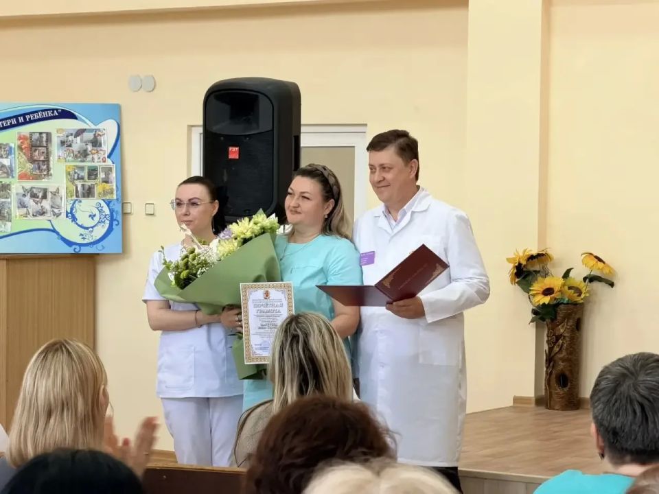 В Алчевском Центре Матери и Ребёнка состоялось торжественное мероприятие, посвящённое Дню Медицинского Работника! В Алчевском Центре Матери и Ребёнка состоялось торжественное мероприятие, посвящённое Дню Медицинского Работника!