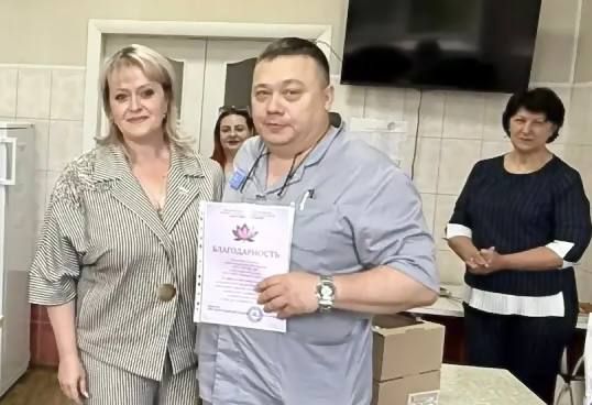 Профессия врача - гуманна и уникальна, ведь её результат — чья-то улыбка после долгой болезни, спокойный сон родных, возможность вновь обнять близких, строить планы и просто жить Профессия врача - гуманна и уникальна, ведь её результат — чья-то улыбка после долгой болезни, спокойный сон родных, возможность вновь обнять близких, строить планы и просто жить