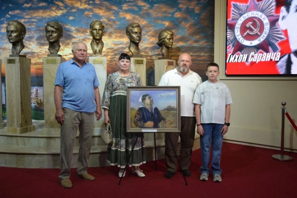 Музею «Молодая гвардия» передали портрет матери Героя Советского Союза Сергея Тюленина Музею «Молодая гвардия» передали портрет матери Героя Советского Союза Сергея Тюленина