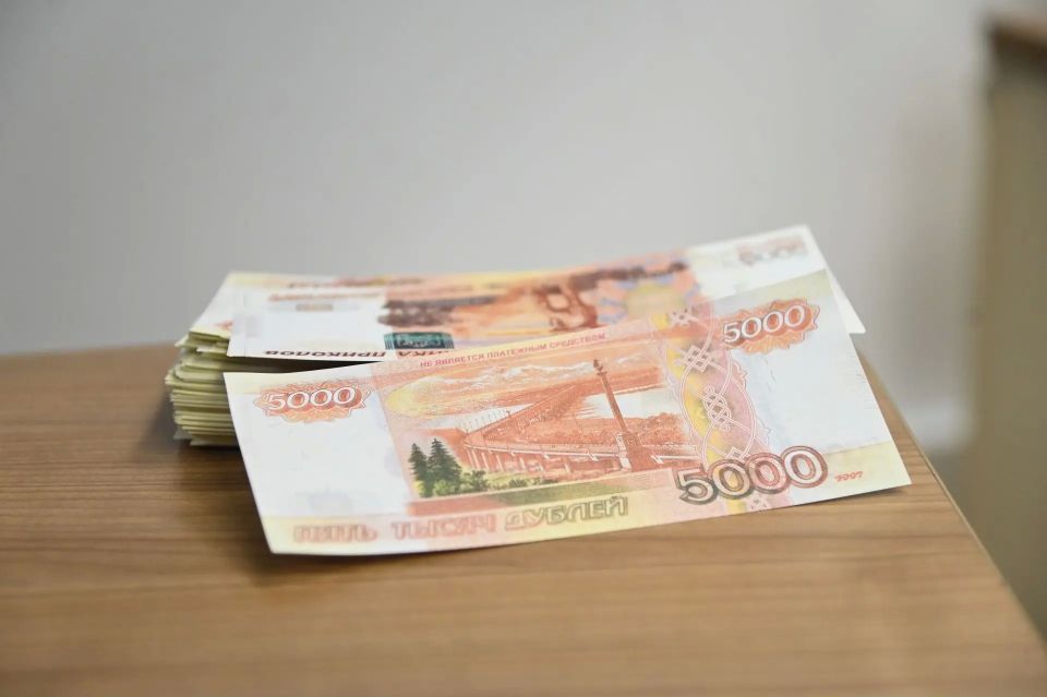Прокуратура помогла жительнице ЛНР вернуть похищенный мошенниками миллион