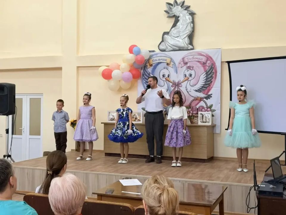В Алчевском Центре Матери и Ребёнка состоялось торжественное мероприятие, посвящённое Дню Медицинского Работника! В Алчевском Центре Матери и Ребёнка состоялось торжественное мероприятие, посвящённое Дню Медицинского Работника!