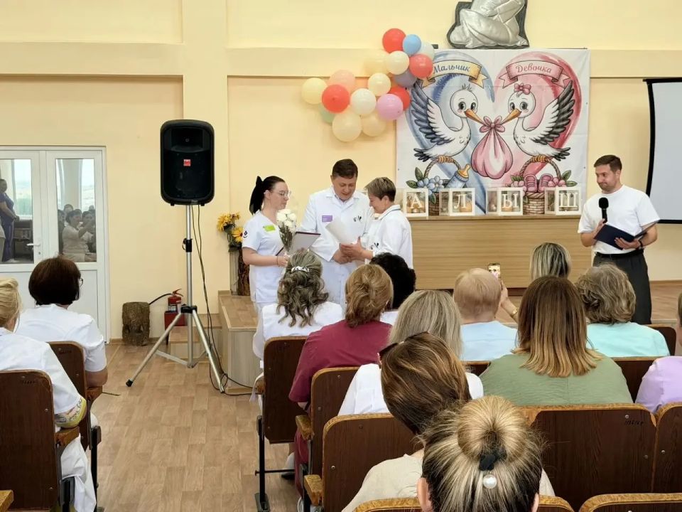В Алчевском Центре Матери и Ребёнка состоялось торжественное мероприятие, посвящённое Дню Медицинского Работника! В Алчевском Центре Матери и Ребёнка состоялось торжественное мероприятие, посвящённое Дню Медицинского Работника!