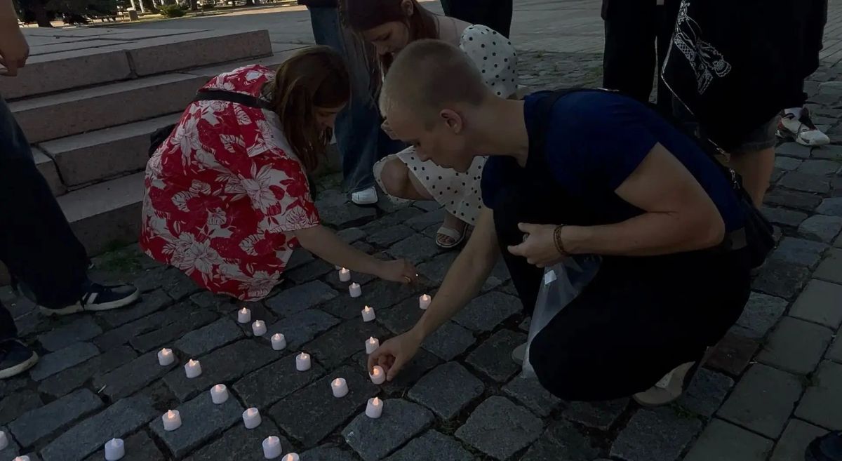 В преддверии Дня памяти и скорби представители молодежи Краснодонского муниципального округа присоединились к международной акции «Свеча памяти» В преддверии Дня памяти и скорби представители молодежи Краснодонского муниципального округа присоединились к международной акции «Свеча памяти»