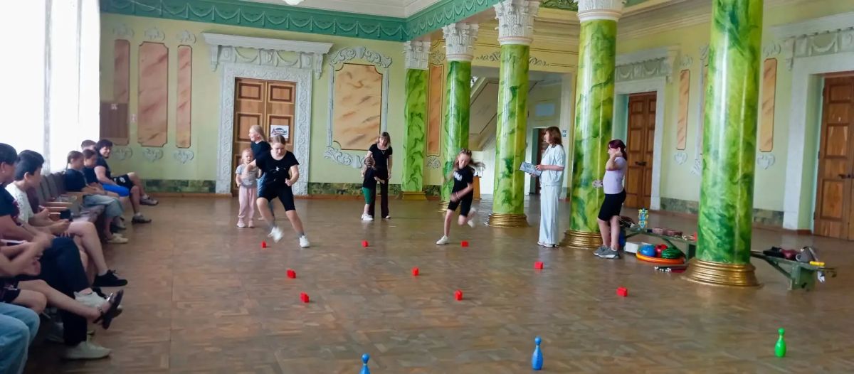 «Семейные старты»: Веселье, спорт и командный дух в ДК им. Горького «Семейные старты»: Веселье, спорт и командный дух в ДК им. Горького