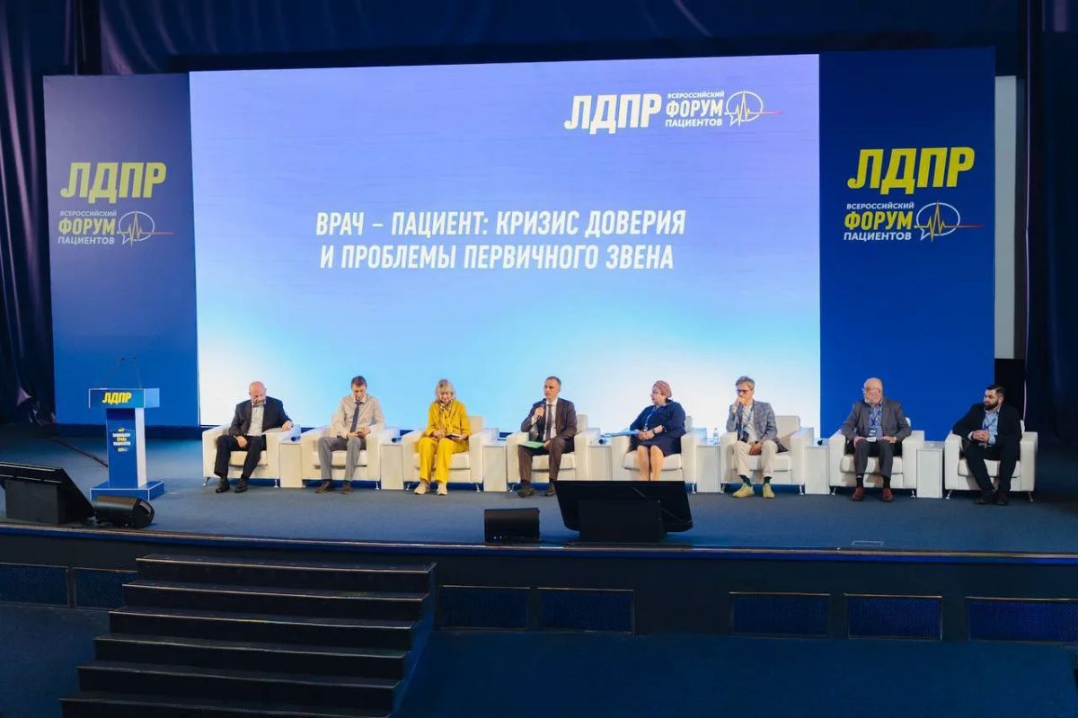 Галина Дуброва: Друзья, в рамках работы «Выездной приемной Слуцкого», да и на личных встречах тема здоровья всплывает постоянно Галина Дуброва: Друзья, в рамках работы «Выездной приемной Слуцкого», да и на личных встречах тема здоровья всплывает постоянно