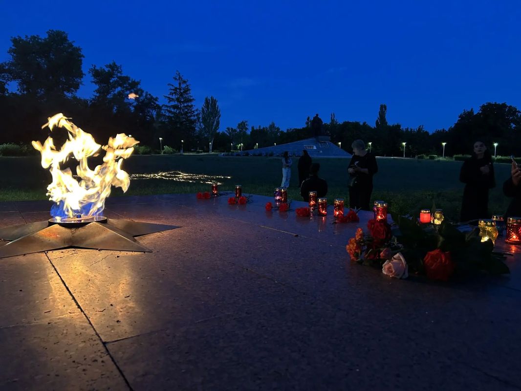 Меловчане присоединились к акции «Свеча памяти» Меловчане присоединились к акции «Свеча памяти»