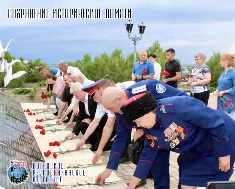20 июня представитель Луганского республиканского отделения Всероссийской общественной организации ветеранов «БОЕВОЕ БРАТСТВО», депутат Народного Совета Луганской Народной Республики Иван Санаев принял участие в памятном... 20 июня представитель Луганского республиканского отделения Всероссийской общественной организации ветеранов «БОЕВОЕ БРАТСТВО», депутат Народного Совета Луганской Народной Республики Иван Санаев принял участие в памятном...