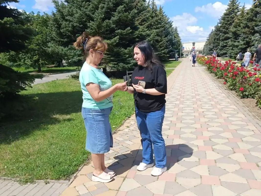 В День памяти и скорби сотрудники Централизованной библиотечной системы города Первомайска провели традиционную акцию «Треугольники победы» В День памяти и скорби сотрудники Централизованной библиотечной системы города Первомайска провели традиционную акцию «Треугольники победы»