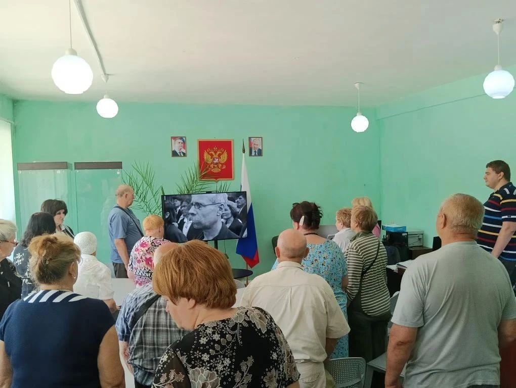 В Кировском историко-художественном музее представители ветеранской организации приняли участие в общероссийской минуте молчания, посвященной Дню памяти и скорби – дню начала Великой Отечественной войны (1941 год), посмотрев... В Кировском историко-художественном музее представители ветеранской организации приняли участие в общероссийской минуте молчания, посвященной Дню памяти и скорби – дню начала Великой Отечественной войны (1941 год), посмотрев...