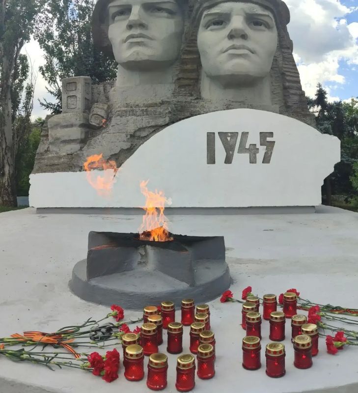 День памяти и скорби 22 июня –трагическая дата в истории нашей страны, в истории нашего народа День памяти и скорби 22 июня –трагическая дата в истории нашей страны, в истории нашего народа