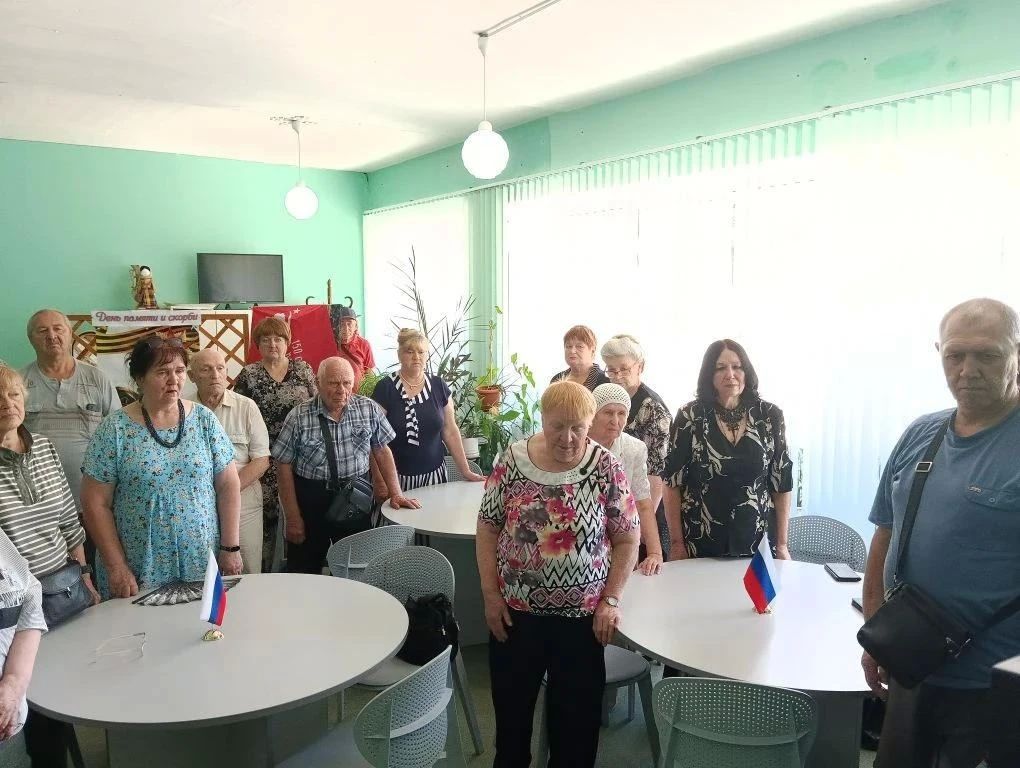 В Кировском историко-художественном музее представители ветеранской организации приняли участие в общероссийской минуте молчания, посвященной Дню памяти и скорби – дню начала Великой Отечественной войны (1941 год), посмотрев... В Кировском историко-художественном музее представители ветеранской организации приняли участие в общероссийской минуте молчания, посвященной Дню памяти и скорби – дню начала Великой Отечественной войны (1941 год), посмотрев...